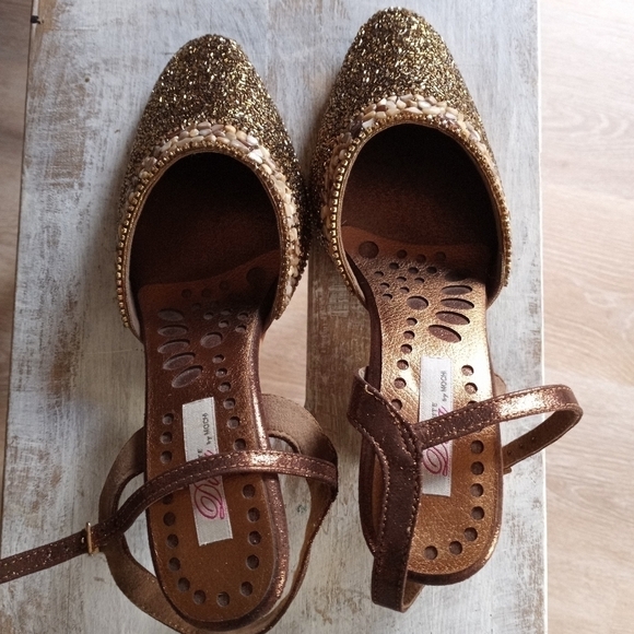 VINTAGE Haute Diva mochi Heels Sandals Slingback Golden Embellished Size 6 Re… - Picture 13 of 16